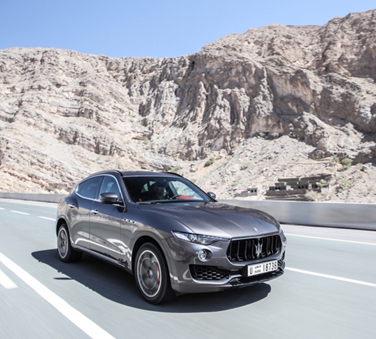 「マセラティ・レヴァンテS グランスポルト」