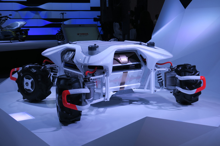 自律走行ロボット「Land Link Concept（ランドリンク コンセプト）」。無人ヘリコプターや産業用農業ドローンなどと同じく、農業をはじめさまざまな産業での活躍が期待される。