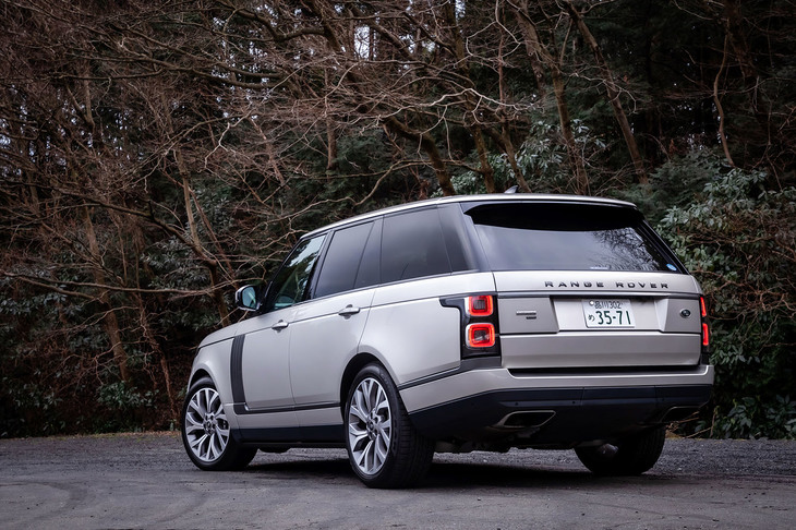 「レンジローバー オートバイオグラフィーPHEV」のボディーサイズは全長×全幅×全高＝5005×1985×1865mm、ホイールベース＝2920mm。車重は2680kgと発表されている。