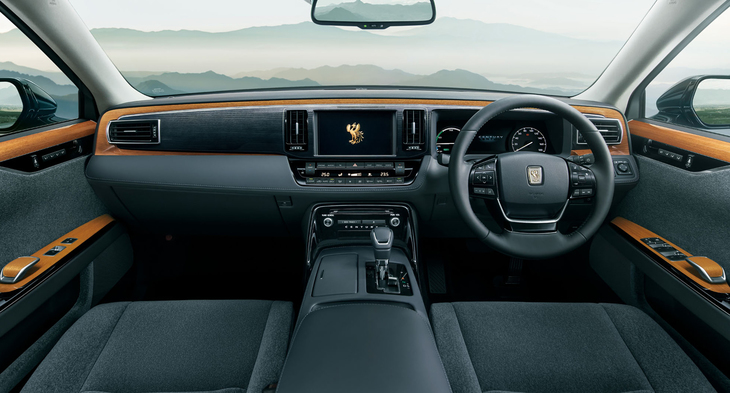 水平基調のインストゥルメントパネル。計器盤は照明コントロール付きのオプティトロンメーター。