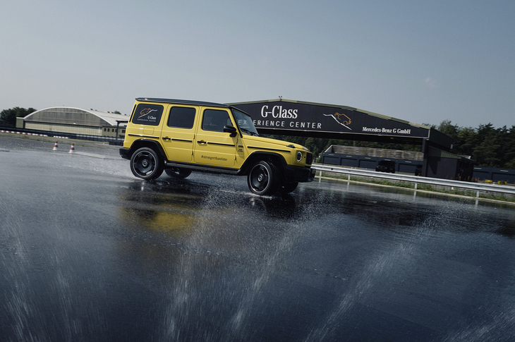 参加者が一番盛り上がったのはスキッドパッドだった。写真は「G580」ではないが、その場でくるりと回る「Gターン」を試せる貴重な機会だ。