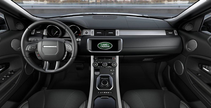 外装色が「ユーロンホワイト」の場合、内装色は「エボニー」のモノトーンとなる。