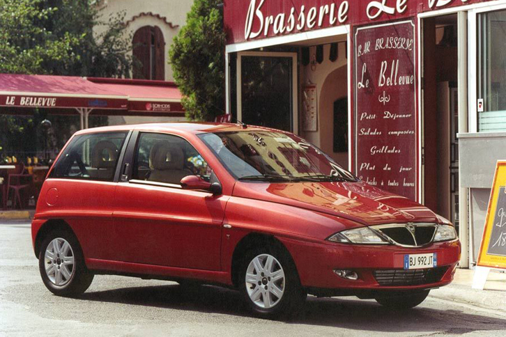 残念ながら、景品になっていたイエローの車両の画像ではないが、2代目「ランチア・イプシロン」。