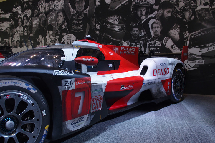 FIA世界耐久選手権ルマン24時間レースの2021年優勝車両「GR010 HYBRID」（7号車）。