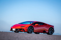 2019年3月8日に日本導入が発表された「ランボルギーニ・ウラカンEVO」。車両価格は3282万7601円という設定。「Arancio Xanto」と呼ばれるパールエフェクトが施された今回の試乗車のボディーカラーは、159万6540円のオプションとなっている。