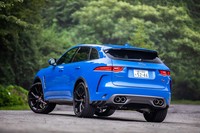 ボディーサイズは全長×全幅×全高＝4740×1960×1670mm、ホイールベース＝2875mm。サンルーフが装備された試乗車の車重は2090kg。