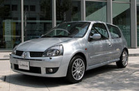 「ルノー・ルーテシア」購入者に、ホイールとマフラーをプレゼント