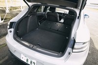 荷室は最大1500リッターにまで容量を拡大可能。積載重量の許容量は最大635kgとなっている。