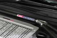 STI製ストラットタワーバーに記された「Fuji Heavy industries ltd. Aerospace Division」の文字にしびれるのは筆者だけではあるまい。