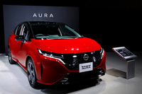 上質さを追求した「ノート オーラ」。従来型でも「メダリスト」という上級グレードは存在したが、ここまで“つくり分け”がなされた派生モデルが用意されるのは、今回が初だ。