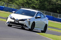 トヨタ・プリウスA“ツーリングセレクション”アグレッシブスタイル