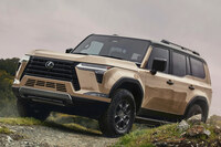 「レクサスGX」は「トヨタ・ランドクルーザー“250”」とボディーを共用する兄弟車である。