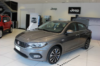 2代目（現行型）「ティーポ セダン」