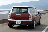 【試乗車のオプション装備】
	ブリッジスポークアロイホイール16インチ＝14万円／クロームラインエクステリア＝2万円／カラーライン（ダークグレー）＝2万8000円／インテリアサーフェスフルードシルバー＝3万5000円／フラットフロア＝3万2000円