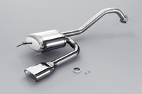 「スポーツサイレンサー」。排気はワンウェイだが、見た目だけ左右2本出しにできる「コスメティックフィニッシャー」も用意される。