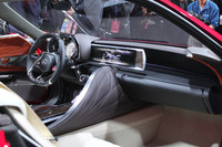 「レクサスLF-LC」のインテリア。