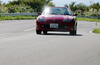 MG TF135：全長×全幅×全高＝3950×1630×1260mm/ホイールベース＝2380mm/車重＝1120kg/駆動方式＝FF/1.8リッター直4DOHC16バルブ（136ps/6750rpm、16.8kgm/5000rpm）/車両本体価格＝295.0万円
    
    
