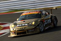 GT300クラスで優勝したNo.26 ユンケルパワー タイサン ポルシェ（谷口信輝/ドミニク・ファーンバッハー組）