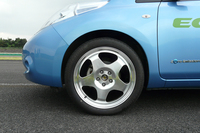 第258回：乗り比べで実感！幅が狭くて大径の低燃費タイヤ「ologic」の実力と課題の画像