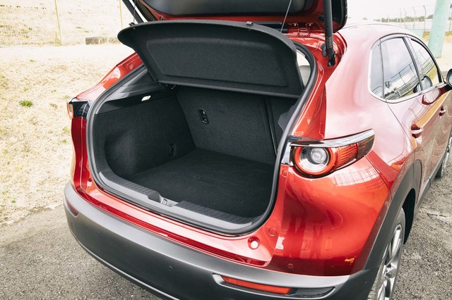 Cx 5 後部座席の広さや荷室容量はどれくらい 現役整備士 コータローの自動車ブログ
