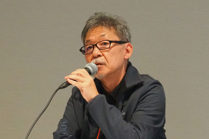 「マツダ スピリット レーシング・ロードスター」の報道関係者向け発表イベントに登壇したマツダ スピリット レーシング代表の前田育男氏。