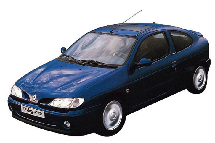 伊達軍曹のかつての愛車、初代「ルノー・メガーヌ クーペ16V」。「たまに壊れましたが最高の一台。実は今でも欲しい！」