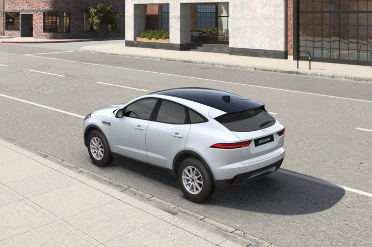 2リッターガソリン／ディーゼルエンジンを用意。ボディーカラーは全6色（ガソリンエンジン車はフジホワイトのみ）となる。