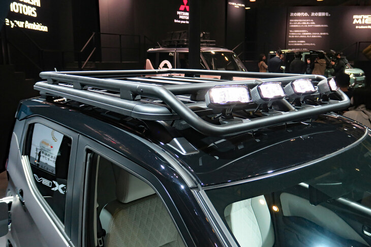 三菱eKクロスEV Smooth × Tough