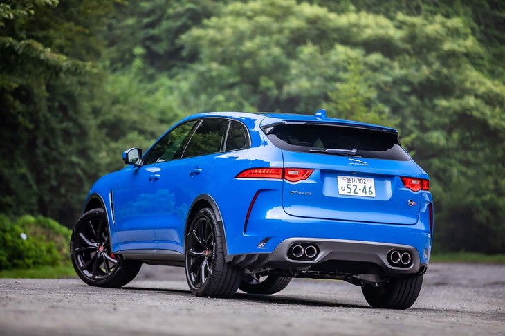 ボディーサイズは全長×全幅×全高＝4740×1960×1670mm、ホイールベース＝2875mm。サンルーフが装備された試乗車の車重は2090kg。