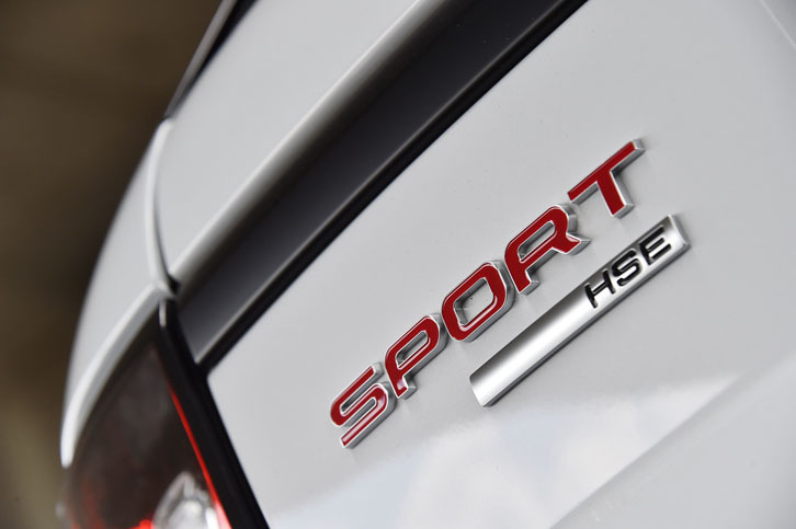 これまでガソリン車だけだったラインナップに追加された、「レンジローバー スポーツ」のディーゼルモデル。今回は装備充実の「HSEダイナミック」に試乗した。