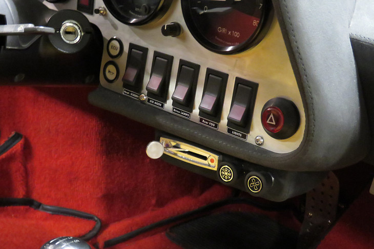 the STR（インテリア）