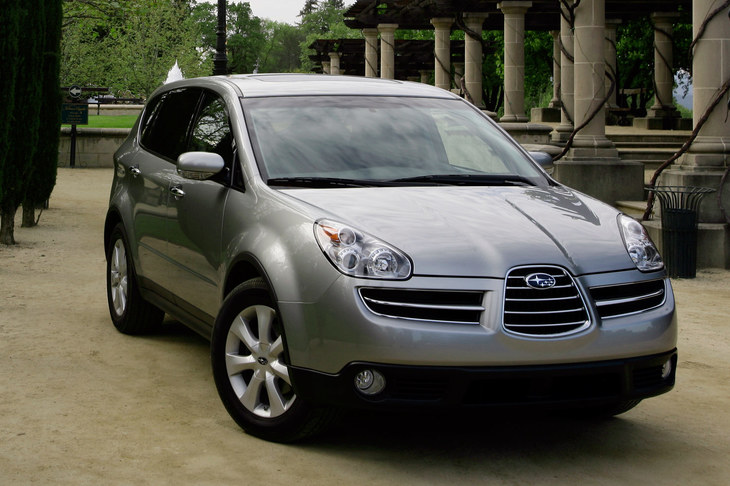 北米で販売された大型SUVの「B9トライベッカ」。この“顔”だったのはデビューから2年ほどで、その後は比較的普通のフロントデザインとなった。