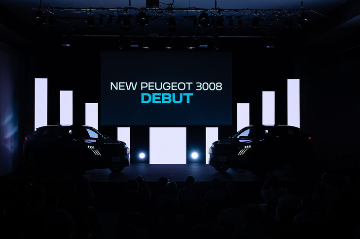 「プジョー3008」の発表イベント会場の様子。