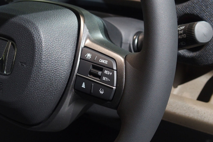 ホンダ・フリード エアーEX（ステアリングスイッチ）