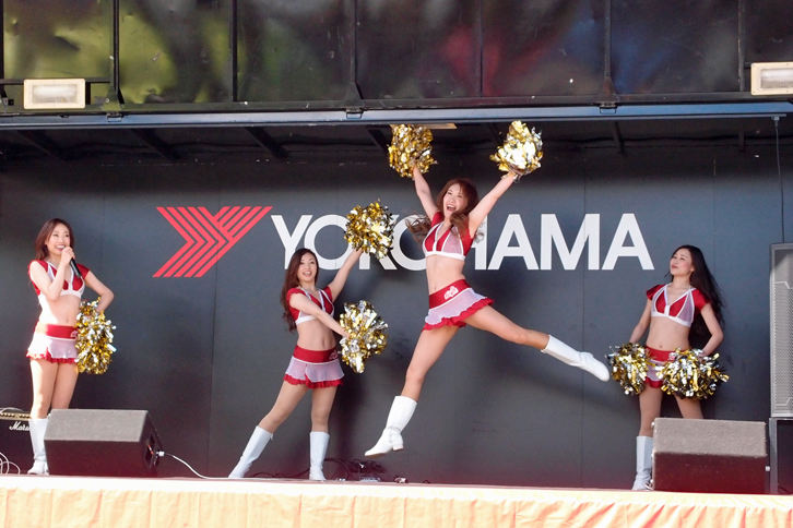 メイン会場となった「アサマ2000パーク」では、チアダンスやライブも行われ、大会のムードを盛り上げた。