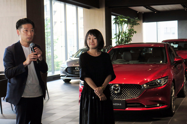 関東マツダ本社の建て替えと板橋本店のリニューアルを手がけた、谷尻 誠氏（左）と吉田 愛氏（右）。ともに世界的に活躍する広島出身の建築家だ。