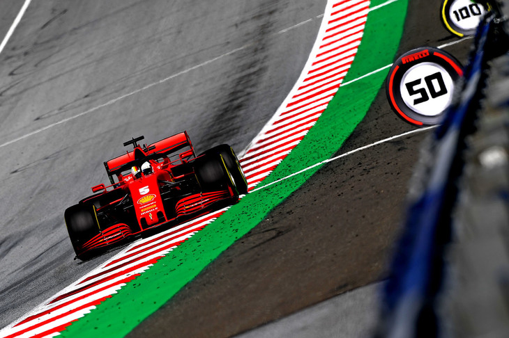 先週に引き続き中団勢に埋もれたフェラーリ。開幕戦では予選Q2敗退を喫したセバスチャン・ベッテル（写真）が、今回何とかQ3進出となり10番手。シャルル・ルクレールはQ2止まりの11位で、セッション中にダニール・クビアトを邪魔したとして3グリッド降格ペナルティーを受け14番グリッドと後方からのスタートとなった。レースではオープニングラップにベッテルとルクレールが同士打ちで早々にリタイアするという最悪の結果に。短期間でのマシン改良も効果なく、レースで周回を重ねることすらできなかった跳ね馬。ポイントわずか19点でコンストラクターズランキングは5位に沈んでいる。（Photo=Ferrari）