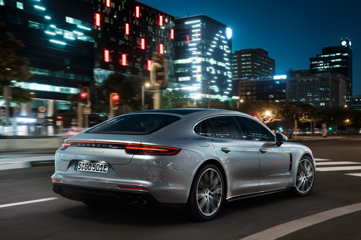 「パナメーラ エグゼクティブ」