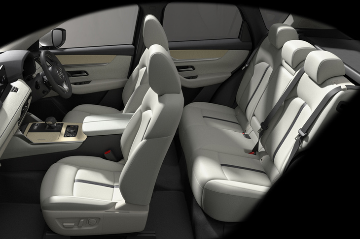 ピュアホワイトのナッパレザーシートと、同色の「ルーセントクロス」がダッシュボードに用いられた「CX-60プレミアムモダン」グレードのインテリア。