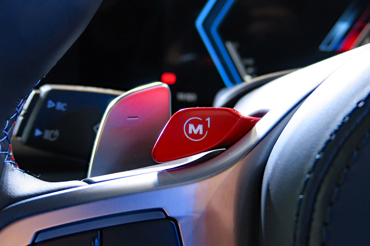 BMW XM（Mボタン）