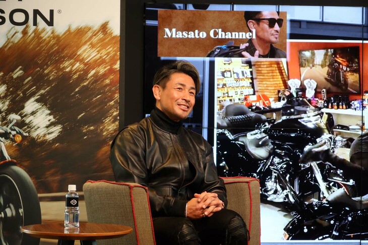 会場には、元格闘家でタレントの魔裟斗さんも招かれた。現在は普通二輪免許しか持たないものの、1年ほど前にハーレーダビッドソンのディーラーでブレイクアウト（旧モデル）を目にしてほれ込み、大型二輪免許の取得を計画中。新しいブレイクアウトで仲間とツーリングに行くのが夢だという。