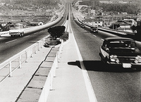 日本初の都市間高速道路である名神高速道路（栗東－尼崎間）の開通は、1963年7月。日本にも高速道路時代が到来した。