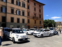 シエナのマッテオッティ広場におけるタクシー乗り場。2019年5月撮影。