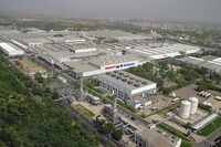 「ジムニー ノマド」はインドのグルガオン工場で生産され、日本へと輸出される“輸入車”となる。設備投資による販売価格の上昇を抑えるため、ジムニー5ドア／ノマドは一括インド生産としたのだ。