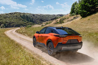 凝縮された塊感のあるボディーによって、先進性やスポーティーさ、アクティブでタフなイメージを表現したという「スバル・アンチャーテッド」。