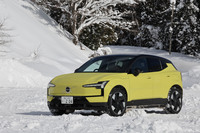 2023年6月にグローバルデビューしたボルボのエントリー電気自動車「EX30」。日本では2024年2月から本格的なデリバリーが始まった。今回は冬の新潟・妙高高原で試乗し、雪道での走りを報告する。