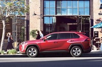 オフロード性能を磨いた新型「トヨタRAV4」発売の画像
