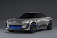 「スポーツモビリティー コンセプト」は、デザインスタディーモデルとして発表された。「4輪を意のままにコントロールするイメージを基本骨格とする」と説明されるが、車体のサイズやパワートレインの詳細などは未公表だ。