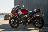 トライアンフが「スラクストン400」と「トラッカー400」を日本に導入の画像