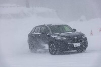 こちらは「e：HEV Z」のFF車（389万9500円）。やはり雪上でのコーナリング時に4WDとの差が感じられた。